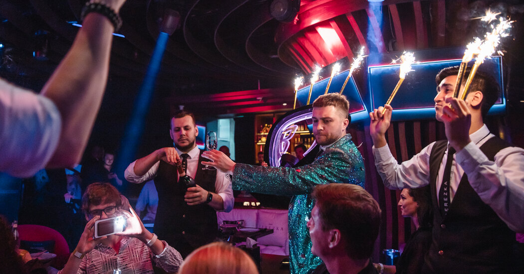 &lsquo;Russia Outside Russia&rsquo;: For Elite, Dubai Becomes a Wartime Harbor