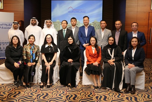 Sharjah Chamber discusses economic cooperation and investment exchange with Vietnamese delegation.